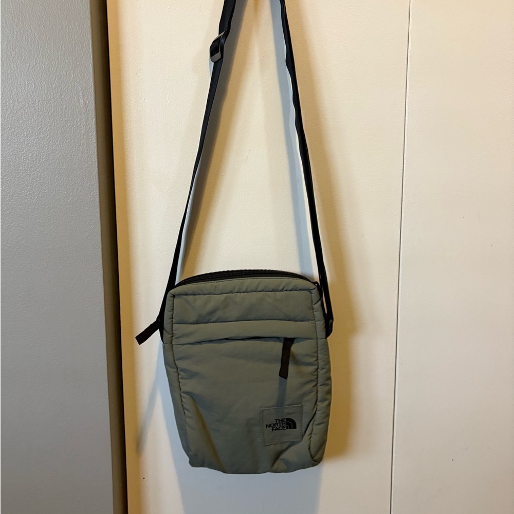 The North Face Messenger Bag - olive